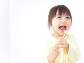 乳歯の虫歯は治療が必要？親が知っておきたい永久歯への影響などを解説