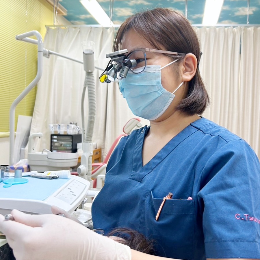 鶴谷千歳 歯科医師